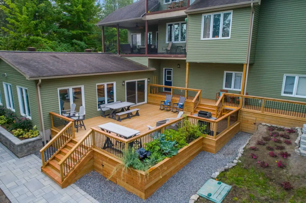 Outdoor deck